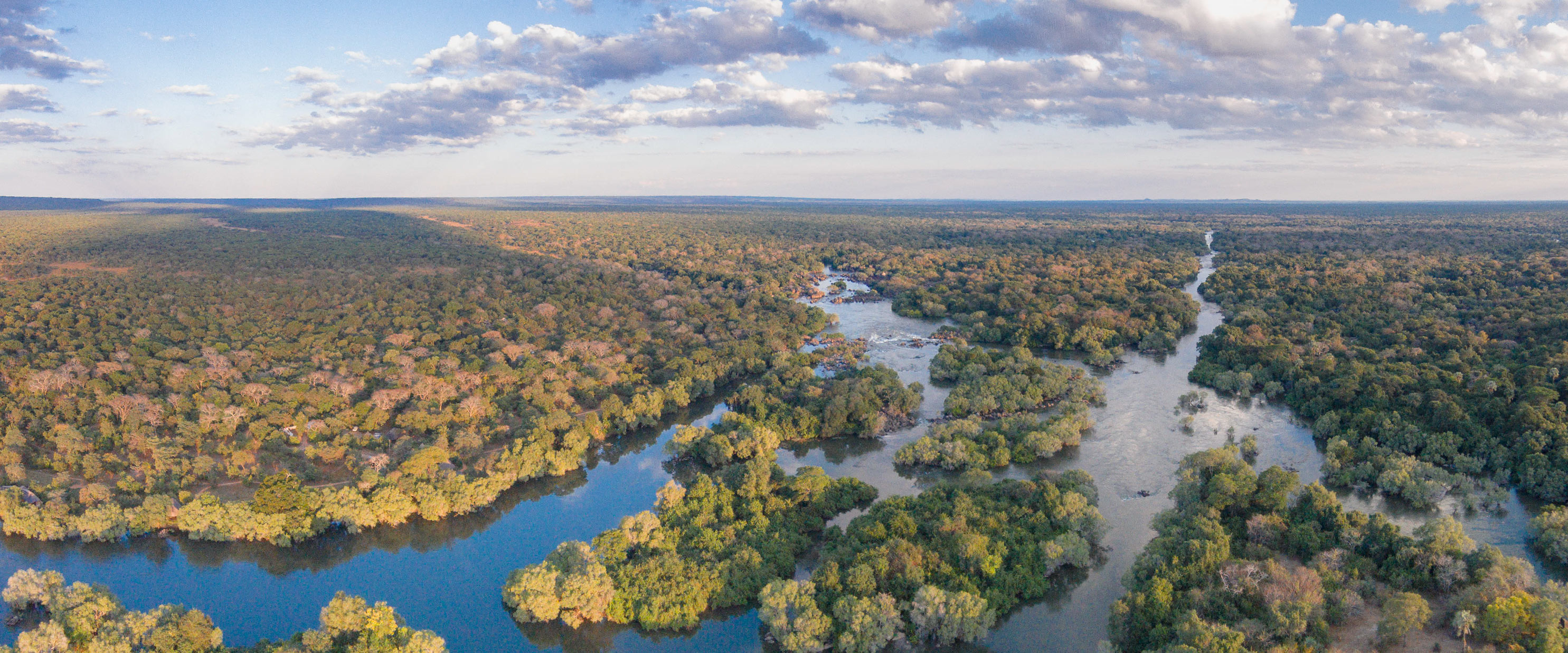 adore africa zambia south luangwa national park slider 01 FA